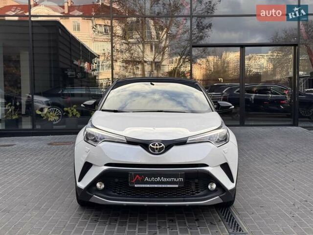 Белый Тойота C-HR, объемом двигателя 1.2 л и пробегом 168 тыс. км за 16900 $, фото 1 на Automoto.ua