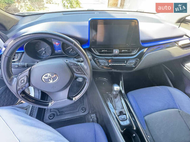 Белый Тойота C-HR, объемом двигателя 1.2 л и пробегом 103 тыс. км за 19500 $, фото 6 на Automoto.ua