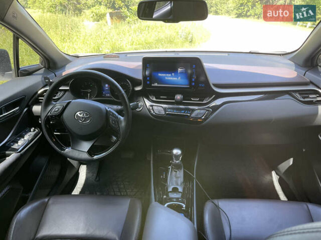 Белый Тойота C-HR, объемом двигателя 1.2 л и пробегом 81 тыс. км за 19000 $, фото 22 на Automoto.ua