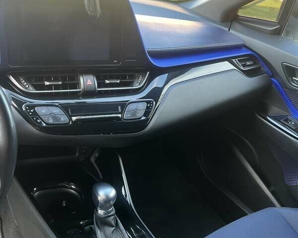 Белый Тойота C-HR, объемом двигателя 1.2 л и пробегом 168 тыс. км за 16900 $, фото 28 на Automoto.ua