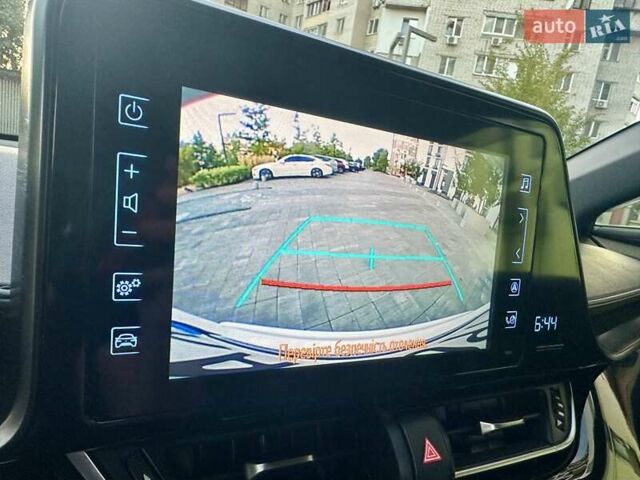 Белый Тойота C-HR, объемом двигателя 1.2 л и пробегом 146 тыс. км за 15700 $, фото 14 на Automoto.ua