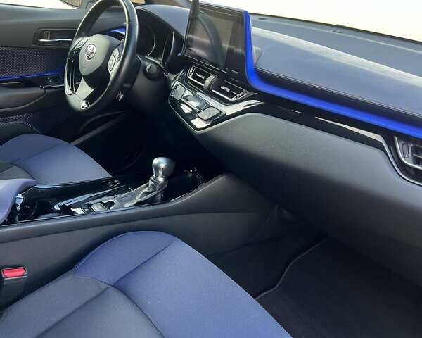 Белый Тойота C-HR, объемом двигателя 1.2 л и пробегом 168 тыс. км за 16900 $, фото 35 на Automoto.ua