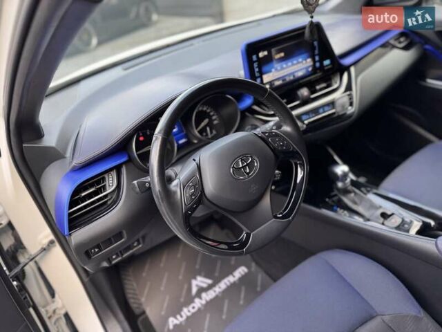 Белый Тойота C-HR, объемом двигателя 1.2 л и пробегом 168 тыс. км за 16900 $, фото 16 на Automoto.ua