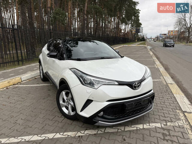 Белый Тойота C-HR, объемом двигателя 1.2 л и пробегом 105 тыс. км за 15500 $, фото 6 на Automoto.ua