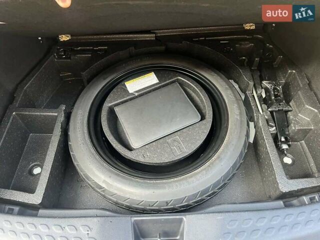 Белый Тойота C-HR, объемом двигателя 1.2 л и пробегом 168 тыс. км за 16900 $, фото 40 на Automoto.ua