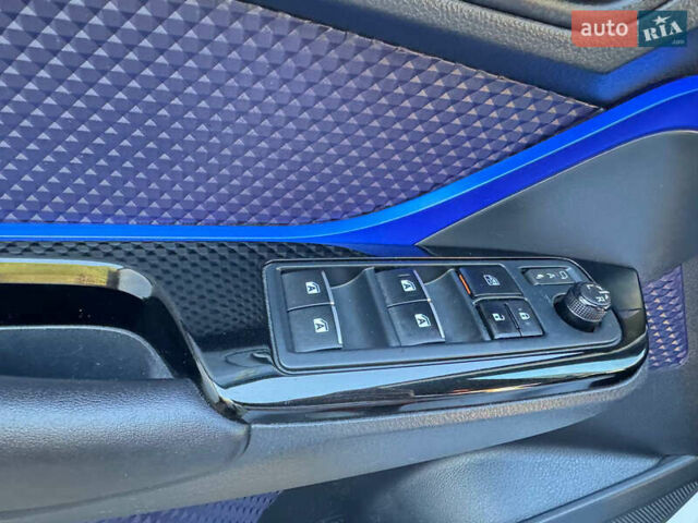 Белый Тойота C-HR, объемом двигателя 1.2 л и пробегом 103 тыс. км за 19500 $, фото 11 на Automoto.ua