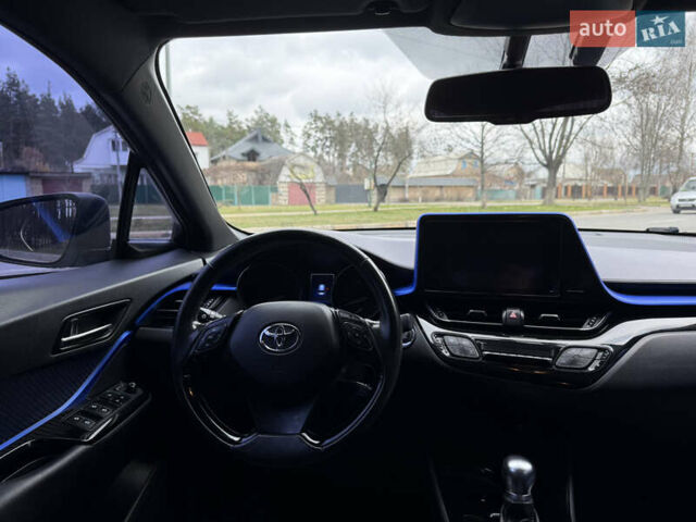 Белый Тойота C-HR, объемом двигателя 1.2 л и пробегом 105 тыс. км за 15500 $, фото 14 на Automoto.ua