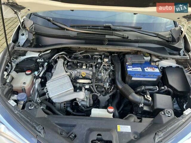 Белый Тойота C-HR, объемом двигателя 1.2 л и пробегом 168 тыс. км за 16900 $, фото 47 на Automoto.ua