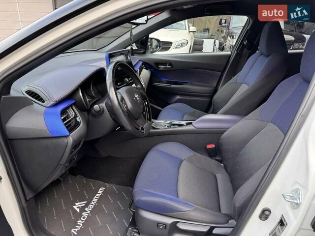 Белый Тойота C-HR, объемом двигателя 1.2 л и пробегом 168 тыс. км за 16900 $, фото 7 на Automoto.ua