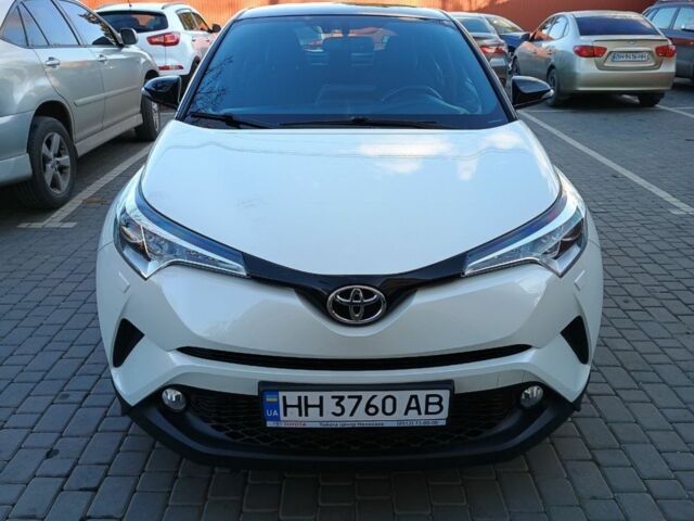 Білий Тойота C-HR, об'ємом двигуна 0.12 л та пробігом 62 тис. км за 21600 $, фото 1 на Automoto.ua