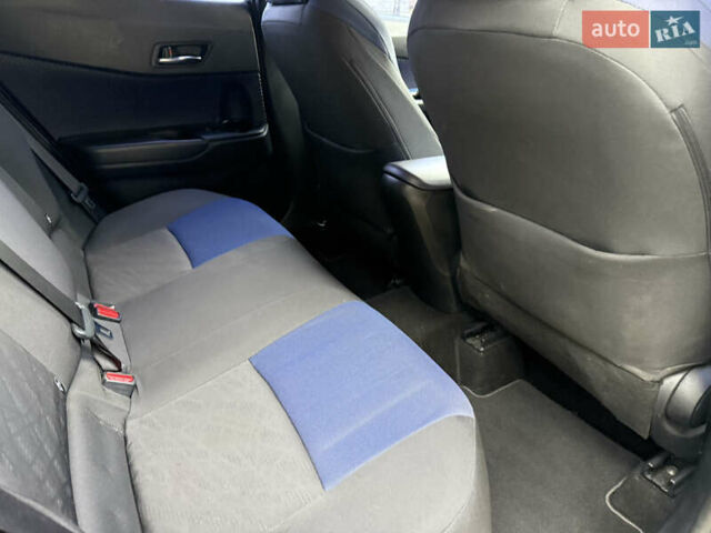 Белый Тойота C-HR, объемом двигателя 1.2 л и пробегом 105 тыс. км за 15500 $, фото 12 на Automoto.ua