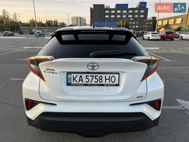 Белый Тойота C-HR, объемом двигателя 1.2 л и пробегом 116 тыс. км за 20000 $, фото 5 на Automoto.ua