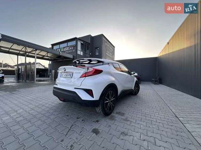 Белый Тойота C-HR, объемом двигателя 1.8 л и пробегом 161 тыс. км за 20500 $, фото 8 на Automoto.ua