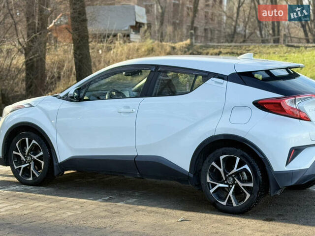 Белый Тойота C-HR, объемом двигателя 1.99 л и пробегом 49 тыс. км за 22000 $, фото 18 на Automoto.ua