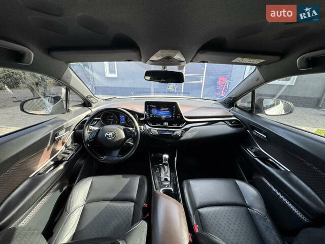 Белый Тойота C-HR, объемом двигателя 1.2 л и пробегом 140 тыс. км за 20000 $, фото 6 на Automoto.ua