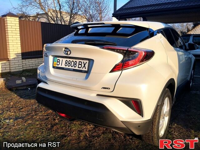 Белый Тойота C-HR, объемом двигателя 1.2 л и пробегом 40 тыс. км за 25000 $, фото 8 на Automoto.ua