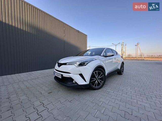 Белый Тойота C-HR, объемом двигателя 1.8 л и пробегом 161 тыс. км за 20500 $, фото 4 на Automoto.ua