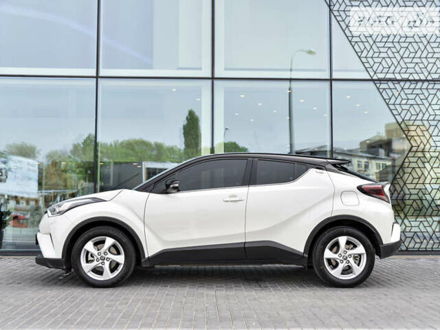 Білий Тойота C-HR, об'ємом двигуна 1.99 л та пробігом 55 тис. км за 22300 $, фото 4 на Automoto.ua