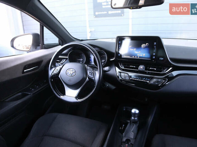 Білий Тойота C-HR, об'ємом двигуна 1.99 л та пробігом 80 тис. км за 21662 $, фото 17 на Automoto.ua