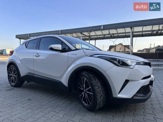 Белый Тойота C-HR, объемом двигателя 1.8 л и пробегом 161 тыс. км за 20500 $, фото 6 на Automoto.ua
