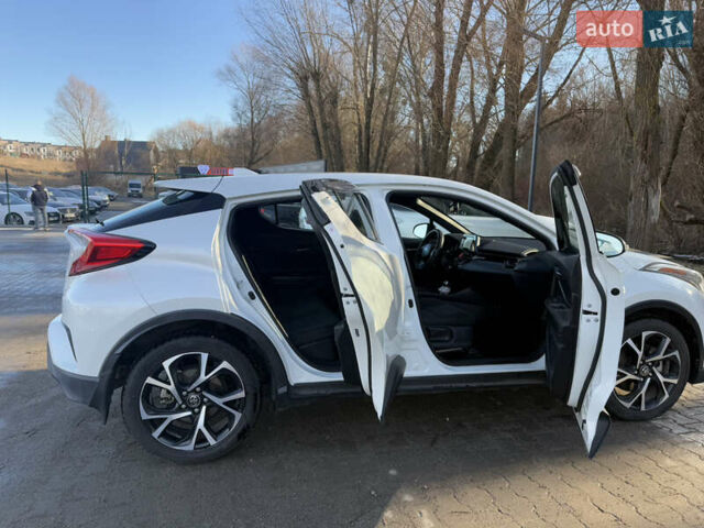 Белый Тойота C-HR, объемом двигателя 1.99 л и пробегом 49 тыс. км за 22000 $, фото 13 на Automoto.ua