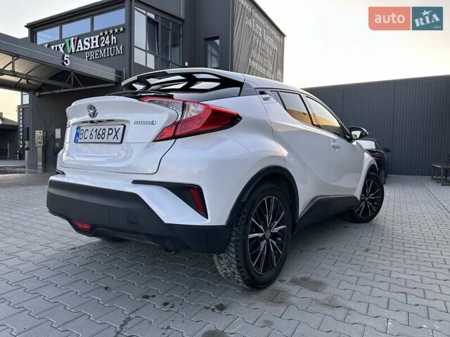 Белый Тойота C-HR, объемом двигателя 1.8 л и пробегом 161 тыс. км за 20500 $, фото 7 на Automoto.ua