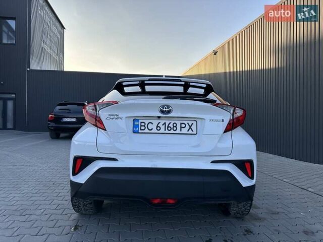 Белый Тойота C-HR, объемом двигателя 1.8 л и пробегом 161 тыс. км за 20500 $, фото 10 на Automoto.ua