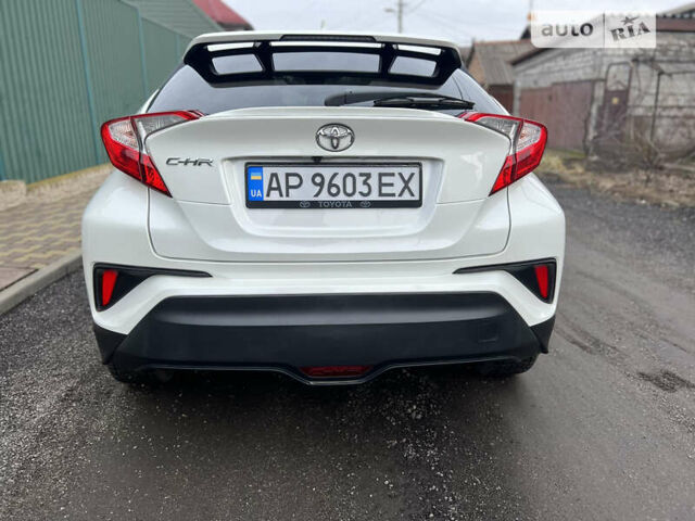 Білий Тойота C-HR, об'ємом двигуна 2 л та пробігом 47 тис. км за 19900 $, фото 6 на Automoto.ua