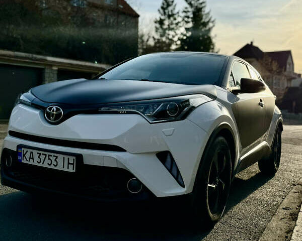 Білий Тойота C-HR, об'ємом двигуна 1.99 л та пробігом 80 тис. км за 21662 $, фото 8 на Automoto.ua