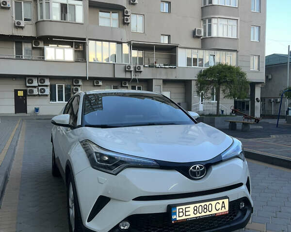 Білий Тойота C-HR, об'ємом двигуна 1.2 л та пробігом 129 тис. км за 18999 $, фото 9 на Automoto.ua