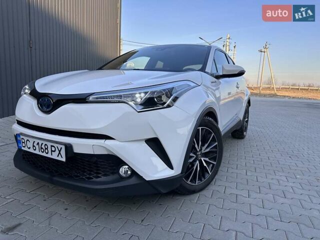 Белый Тойота C-HR, объемом двигателя 1.8 л и пробегом 161 тыс. км за 20500 $, фото 2 на Automoto.ua