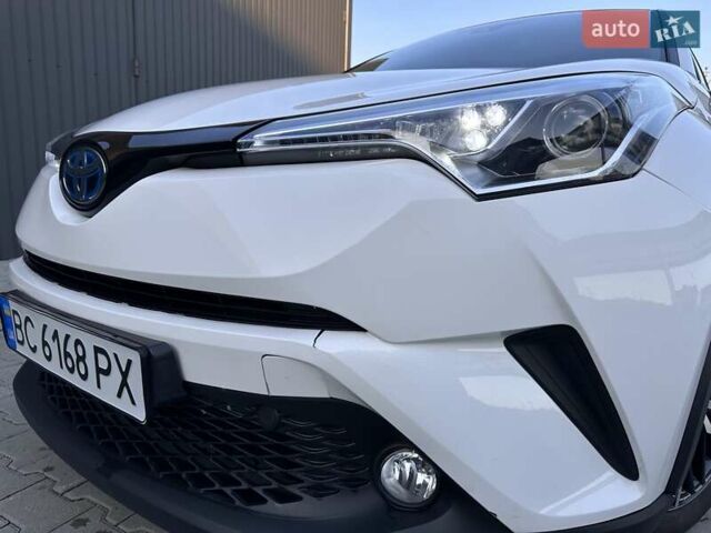 Белый Тойота C-HR, объемом двигателя 1.8 л и пробегом 161 тыс. км за 20500 $, фото 14 на Automoto.ua