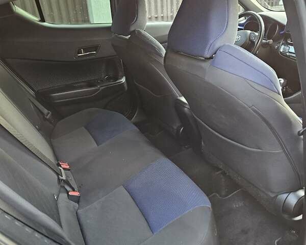 Білий Тойота C-HR, об'ємом двигуна 1.2 л та пробігом 32 тис. км за 18500 $, фото 5 на Automoto.ua