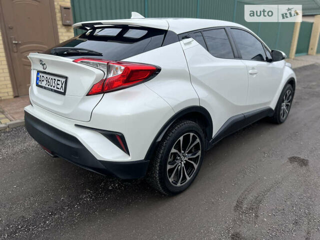 Белый Тойота C-HR, объемом двигателя 2 л и пробегом 47 тыс. км за 19900 $, фото 7 на Automoto.ua