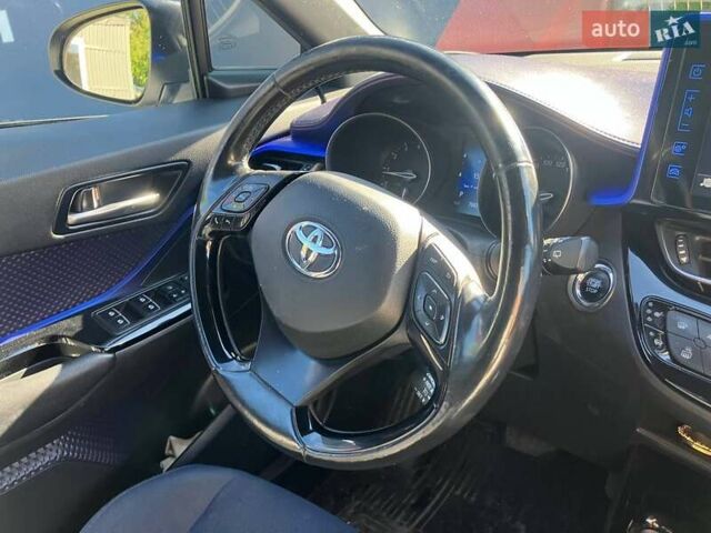 Белый Тойота C-HR, объемом двигателя 1.2 л и пробегом 76 тыс. км за 20490 $, фото 8 на Automoto.ua