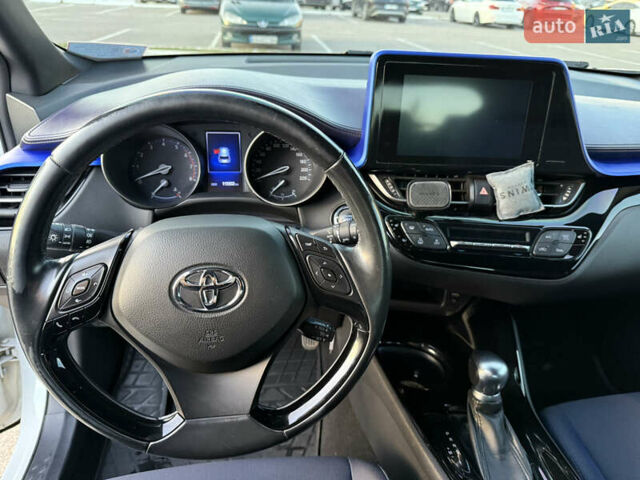 Белый Тойота C-HR, объемом двигателя 1.2 л и пробегом 116 тыс. км за 20000 $, фото 7 на Automoto.ua
