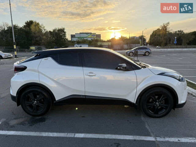 Белый Тойота C-HR, объемом двигателя 1.2 л и пробегом 116 тыс. км за 20000 $, фото 1 на Automoto.ua