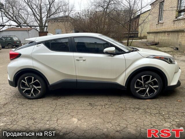 Білий Тойота C-HR, об'ємом двигуна 2 л та пробігом 42 тис. км за 17000 $, фото 1 на Automoto.ua