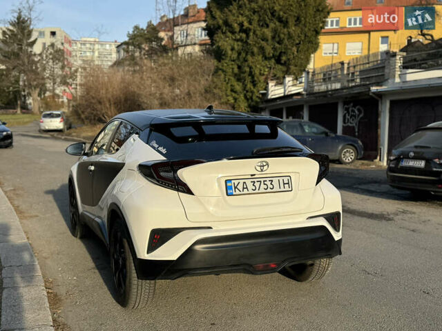 Білий Тойота C-HR, об'ємом двигуна 1.99 л та пробігом 80 тис. км за 21662 $, фото 6 на Automoto.ua