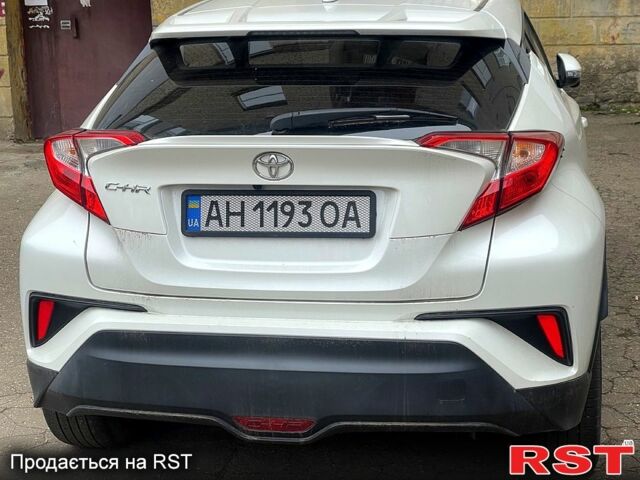 Білий Тойота C-HR, об'ємом двигуна 2 л та пробігом 42 тис. км за 17000 $, фото 2 на Automoto.ua