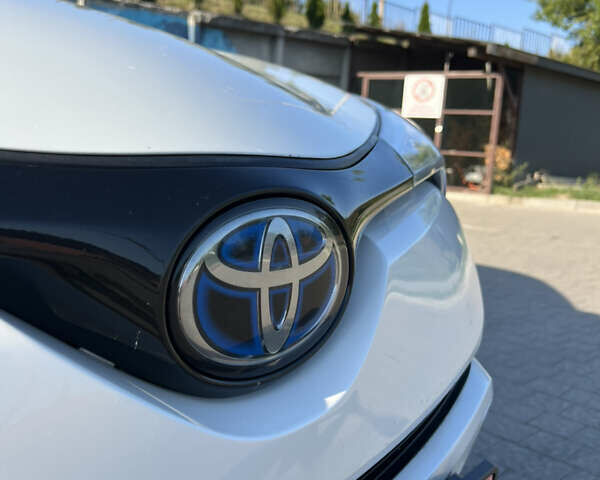 Білий Тойота C-HR, об'ємом двигуна 1.8 л та пробігом 144 тис. км за 21900 $, фото 20 на Automoto.ua