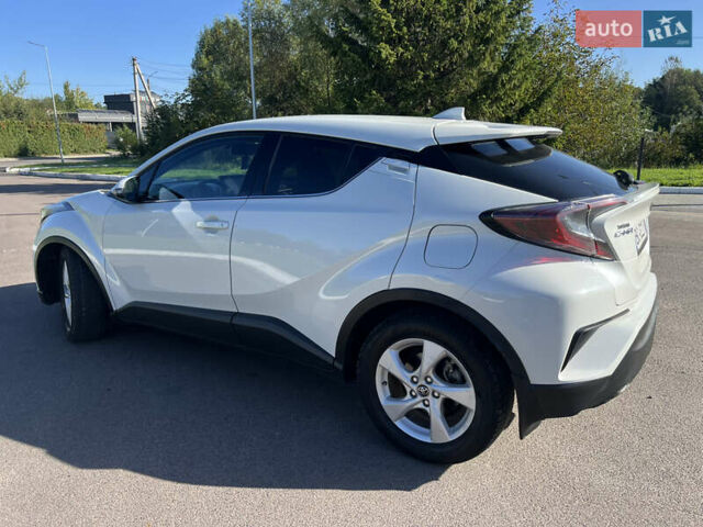 Белый Тойота C-HR, объемом двигателя 1.8 л и пробегом 139 тыс. км за 20900 $, фото 17 на Automoto.ua