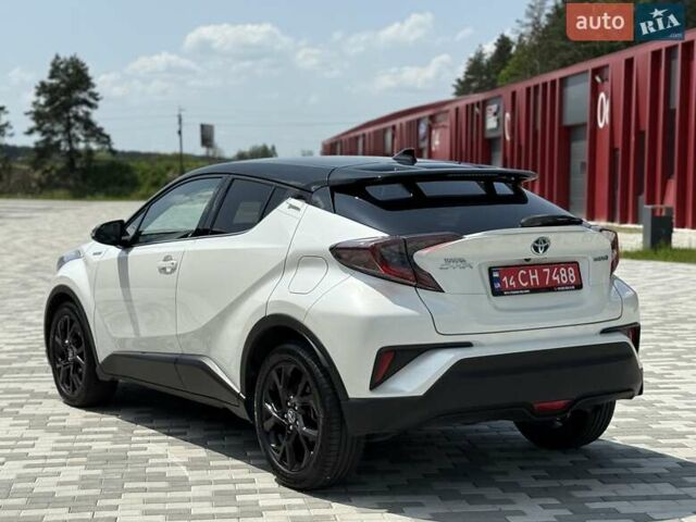 Белый Тойота C-HR, объемом двигателя 1.8 л и пробегом 97 тыс. км за 23300 $, фото 6 на Automoto.ua