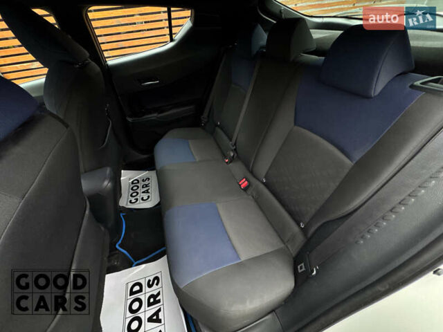 Білий Тойота C-HR, об'ємом двигуна 1.99 л та пробігом 64 тис. км за 25000 $, фото 26 на Automoto.ua