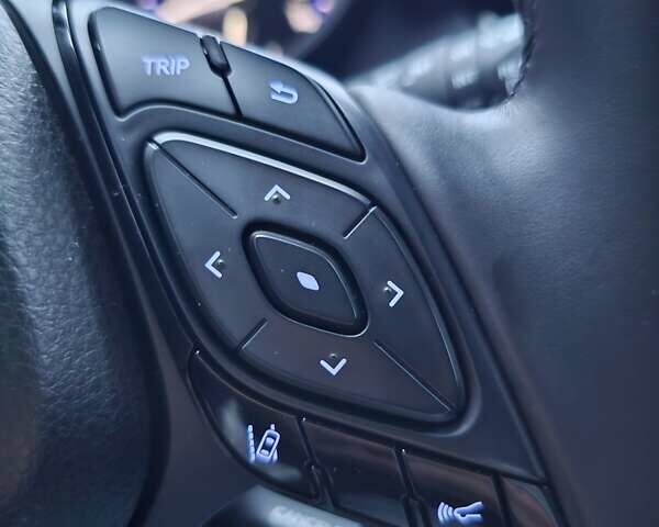 Білий Тойота C-HR, об'ємом двигуна 1.99 л та пробігом 59 тис. км за 19500 $, фото 22 на Automoto.ua