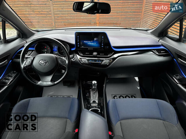 Білий Тойота C-HR, об'ємом двигуна 1.99 л та пробігом 64 тис. км за 25000 $, фото 32 на Automoto.ua