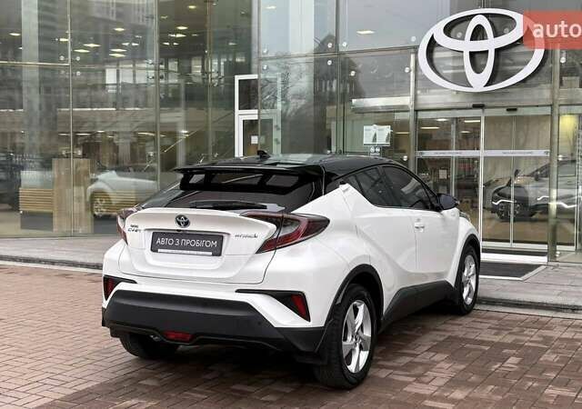 Білий Тойота C-HR, об'ємом двигуна 1.8 л та пробігом 49 тис. км за 25477 $, фото 16 на Automoto.ua