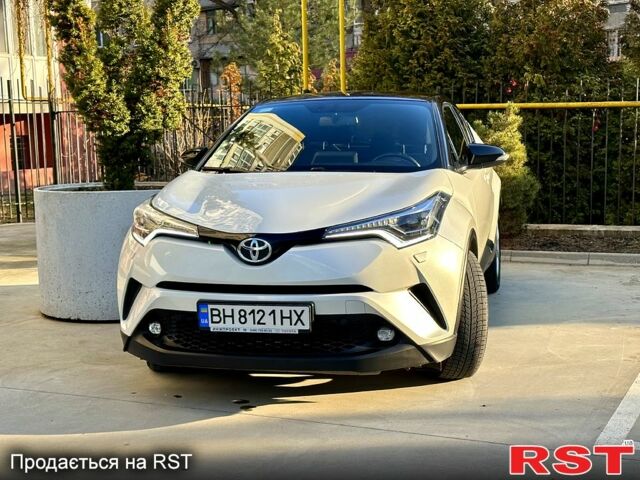 Білий Тойота C-HR, об'ємом двигуна 1.2 л та пробігом 63 тис. км за 21999 $, фото 3 на Automoto.ua