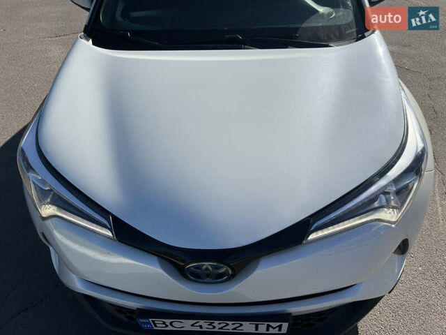 Белый Тойота C-HR, объемом двигателя 1.8 л и пробегом 139 тыс. км за 20900 $, фото 23 на Automoto.ua