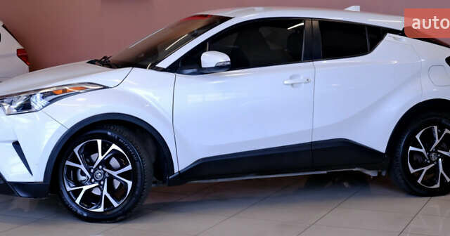 Белый Тойота C-HR, объемом двигателя 1.99 л и пробегом 94 тыс. км за 15500 $, фото 7 на Automoto.ua
